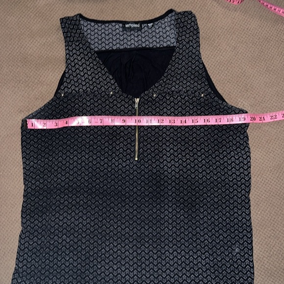 Black tank top with arrows - Picture 6 of 9